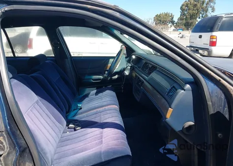 1992 Ford Crown Victoria S from USA, damaged, VIN 2FALP72W8NX236719